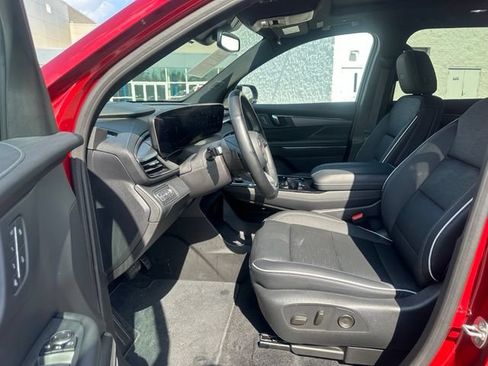 Used 2025 Buick Enclave Sport Touring w/ Power Package FWD image 5