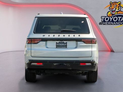 Used 2023 Jeep Wagoneer Series II AWD/4WD image 6