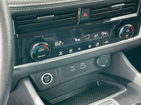 Certified 2023 Nissan Rogue SV AWD/4WD image 19