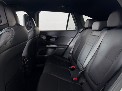 Certified 2026 Mercedes-Benz GLC 300 image 9