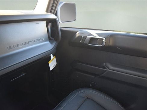 New 2025 Ford Bronco Badlands image 11