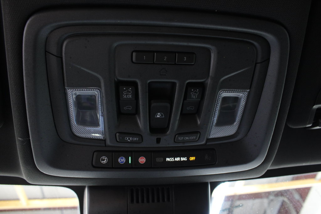 Used 2025 Chevrolet Silverado 1500 High Country w/ High Country Premium Package AWD/4WD image 30