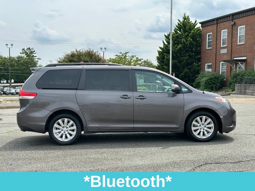 Used 2014 Toyota Sienna LE AWD/4WD image 11