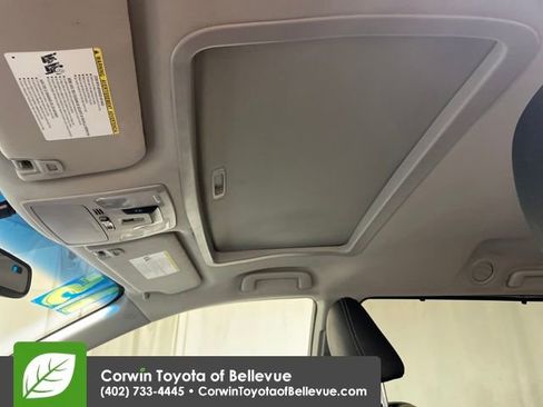 Used 2015 Toyota Sienna SE image 21