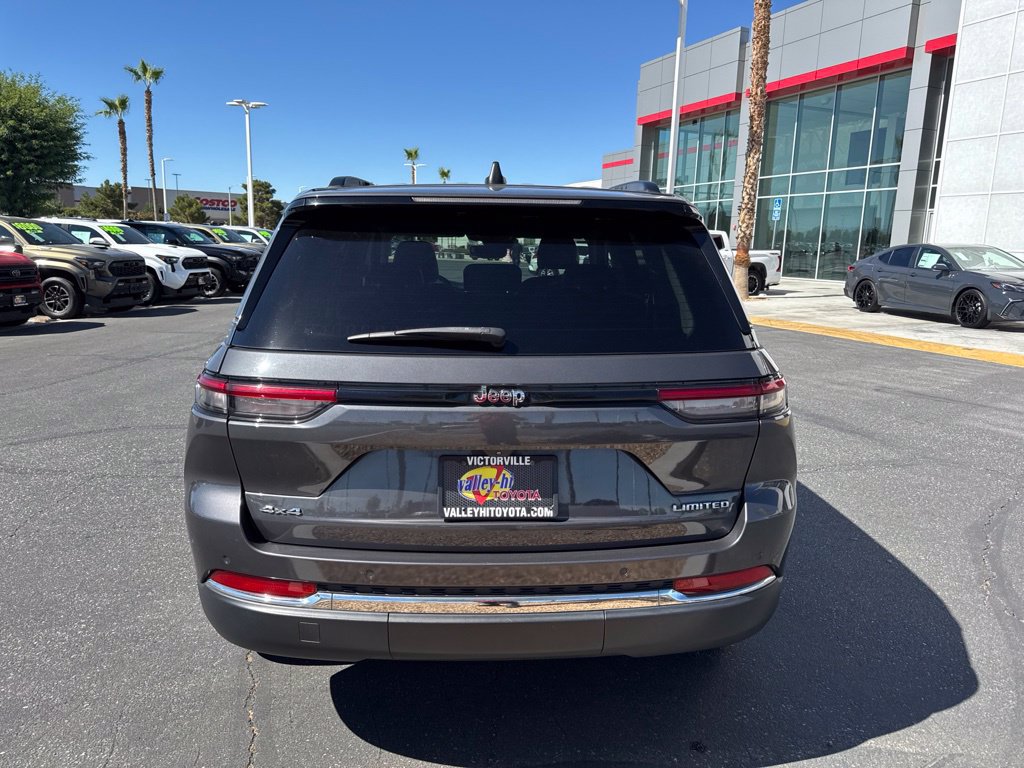 Used 2023 Jeep Grand Cherokee Limited AWD/4WD image 7