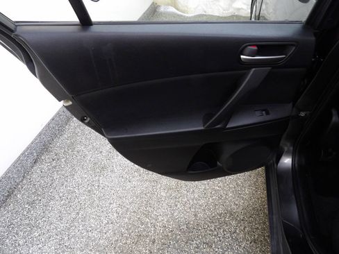 Used 2012 MAZDA MAZDA3 i Touring FWD image 9