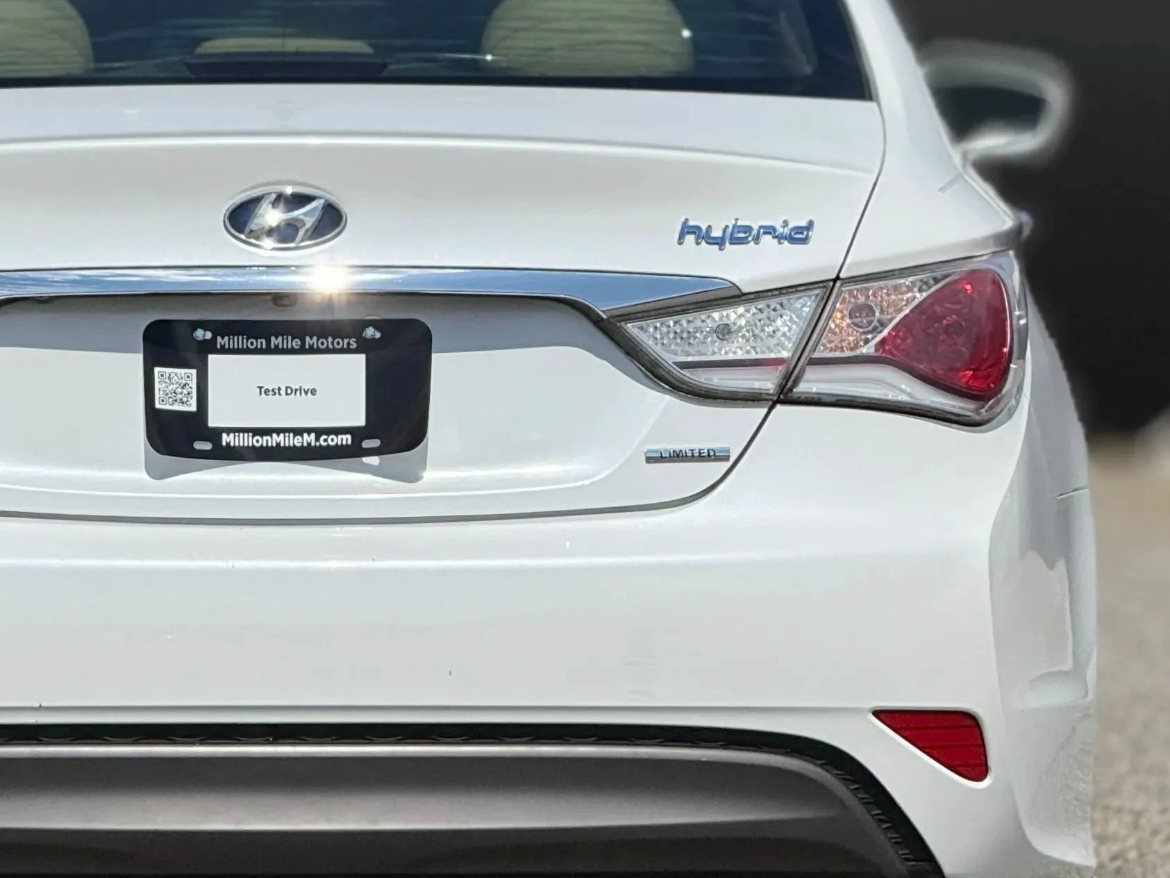 Used 2015 Hyundai Sonata Limited w/ Option Group 02 FWD image 14