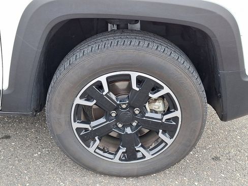 Used 2023 Jeep Renegade Latitude image 9