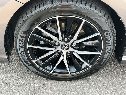 Used 2022 Toyota Camry SE FWD image 8