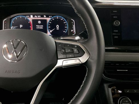 Used 2022 Volkswagen Taos SEL image 21