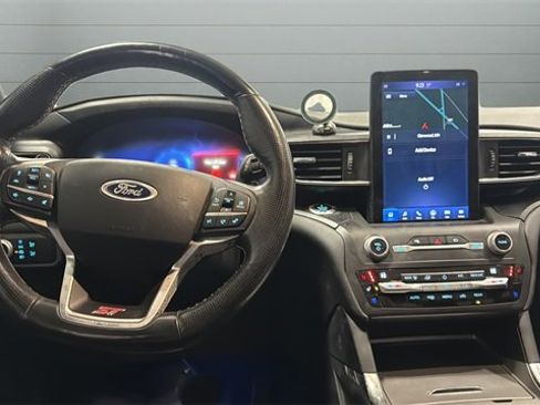 Used 2020 Ford Explorer ST w/ ST Street Pack image 5