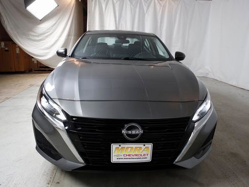 Used 2024 Nissan Altima 2.5 SV image 7