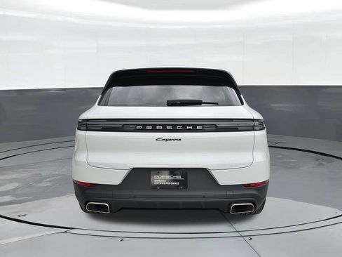 Certified 2025 Porsche Cayenne E-Hybrid AWD/4WD image 10