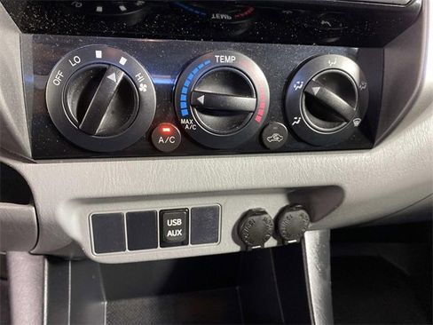 Used 2015 Toyota Tacoma 4x4 Double Cab w/ TRD Sport Package image 22