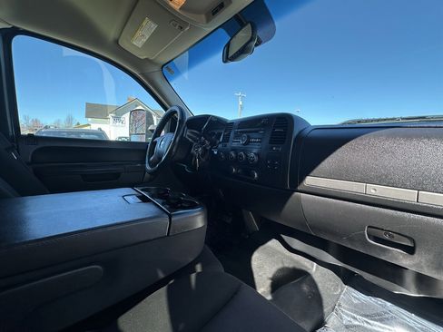 Used 2013 Chevrolet Silverado 2500 LT w/ Suspension Package, Off-Road image 8