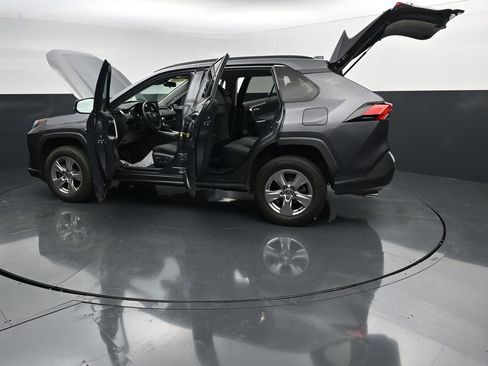 Used 2022 Toyota RAV4 XLE AWD/4WD image 42