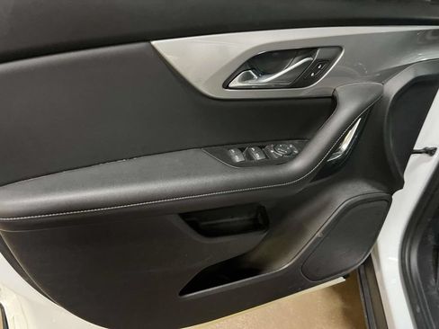 Used 2021 Chevrolet Blazer LT FWD image 12