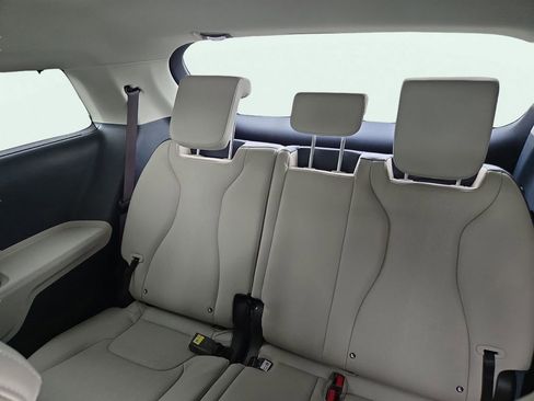 New 2026 Kia Carnival EX image 20