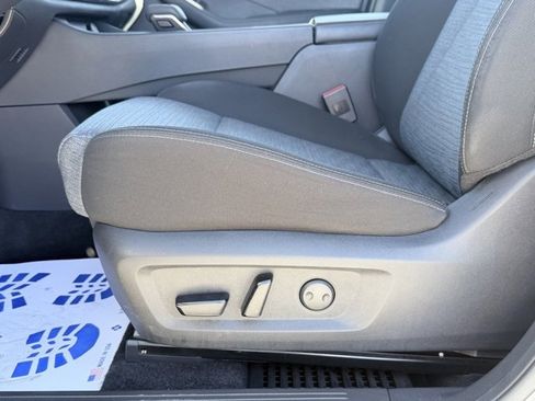 Used 2023 Nissan Rogue SV image 24