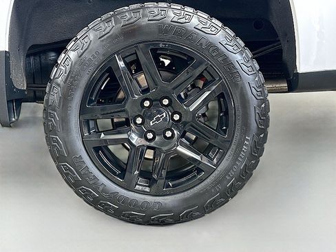 Used 2022 Chevrolet Silverado 1500 LT Trail Boss w/ Bed Protection Package AWD/4WD image 29