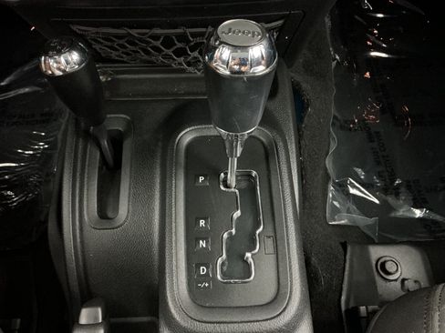 Used 2017 Jeep Wrangler Unlimited Sport w/ Quick Order Package 24S AWD/4WD image 36