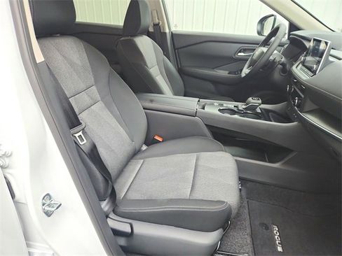 New 2026 Nissan Rogue SV image 34