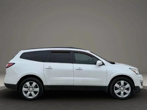 Used 2017 Chevrolet Traverse LT w/ Style and Technology Package AWD/4WD image 8