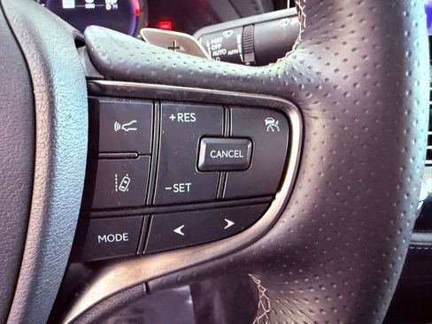 Used 2023 Lexus LS 500 F Sport w/ Accessory Package (Z2) AWD/4WD image 23