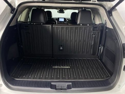 Used 2025 Toyota Highlander XLE AWD/4WD image 26