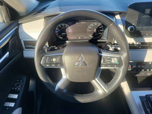 Used 2023 Mitsubishi Outlander SEL AWD/4WD image 16