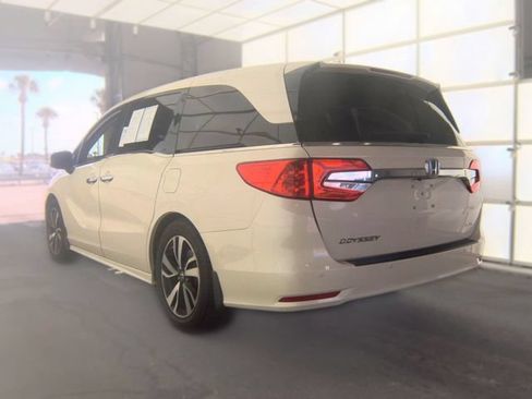 Used 2018 Honda Odyssey Elite image 3