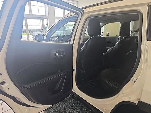 Used 2020 Jeep Compass Latitude w/ Cold Weather Group AWD/4WD image 26