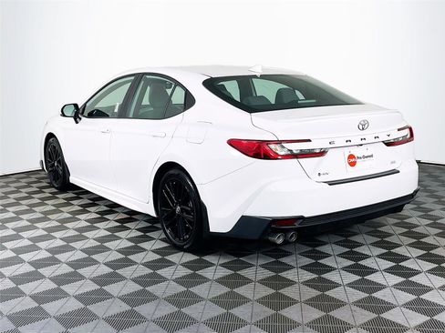 Used 2025 Toyota Camry SE w/ Convenience Package image 6