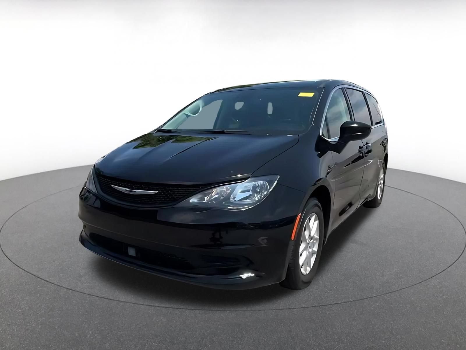 Used 2024 Chrysler Voyager LX FWD image 6