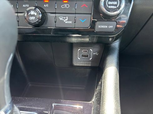 Used 2023 Jeep Compass Limited AWD/4WD image 27