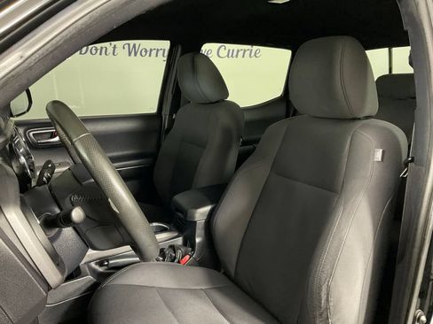 Used 2018 Toyota Tacoma TRD Off-Road RWD image 14