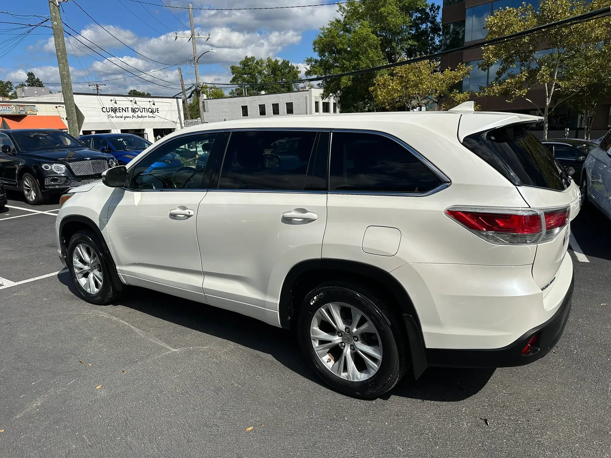 Used 2015 Toyota Highlander Plus AWD/4WD image 8