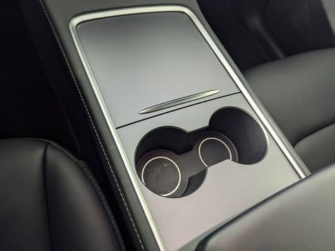 Used 2023 Tesla Model Y Long Range image 42