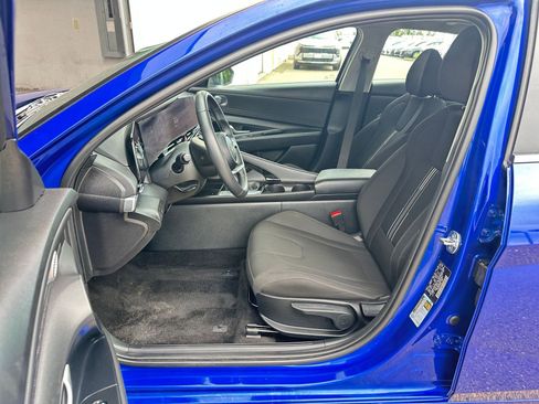 Used 2025 Hyundai Elantra SEL image 28