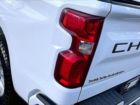 Used 2020 Chevrolet Silverado 1500 Custom w/ Custom Value Package image 26