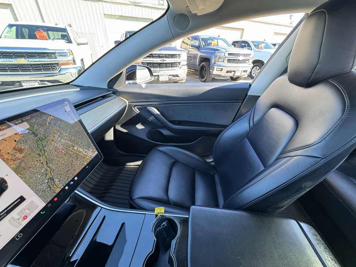 Used 2018 Tesla Model 3 Long Range RWD image 33
