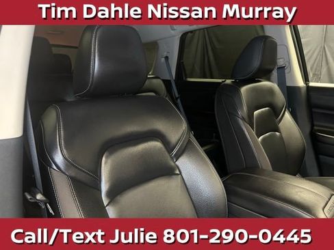 Used 2025 Nissan Pathfinder SL AWD/4WD image 16