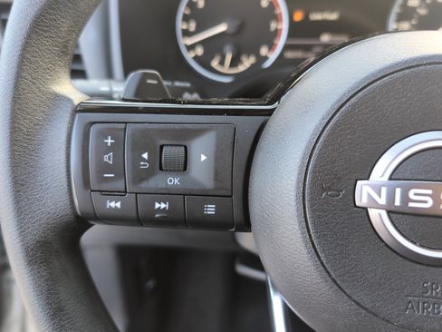 Used 2023 Nissan Rogue SV AWD/4WD image 19