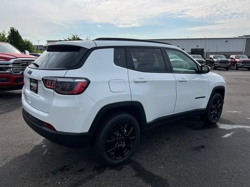 New 2026 Jeep Compass Latitude AWD/4WD image 8