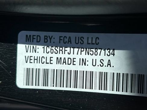 Used 2023 RAM 1500 Laramie AWD/4WD image 32
