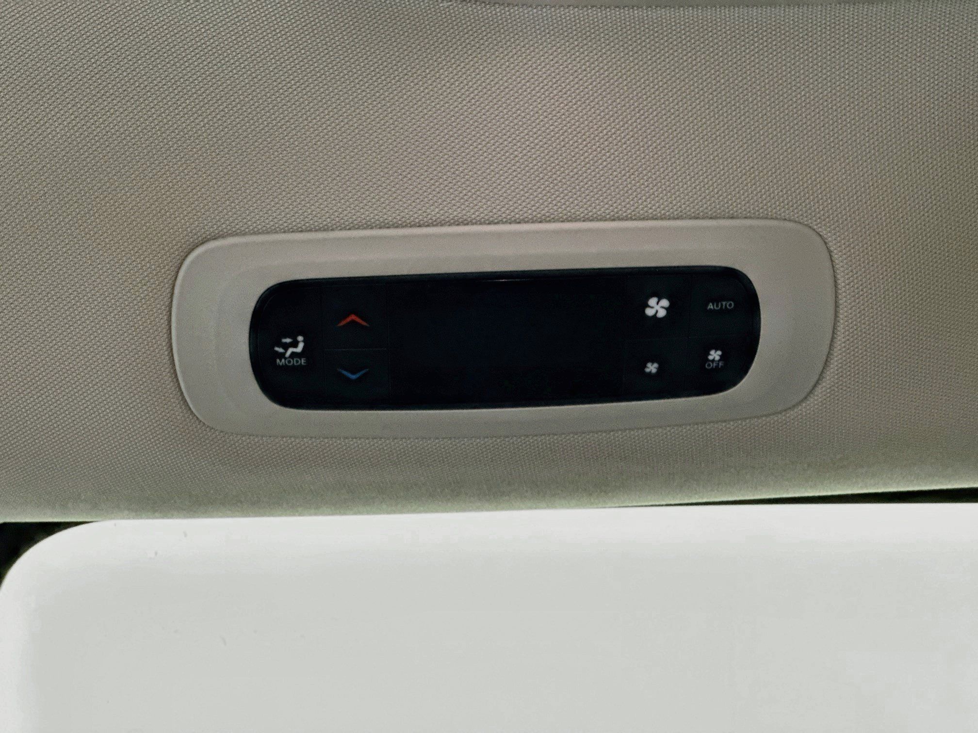 Used 2023 Chrysler Pacifica Touring-L FWD image 25