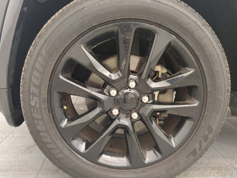 Used 2019 Jeep Grand Cherokee Altitude image 31