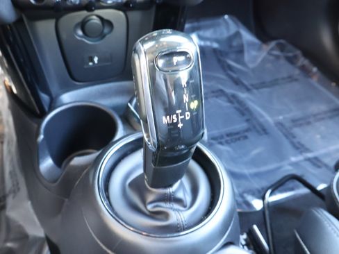 Used 2022 MINI Cooper S w/ Premium Package image 27