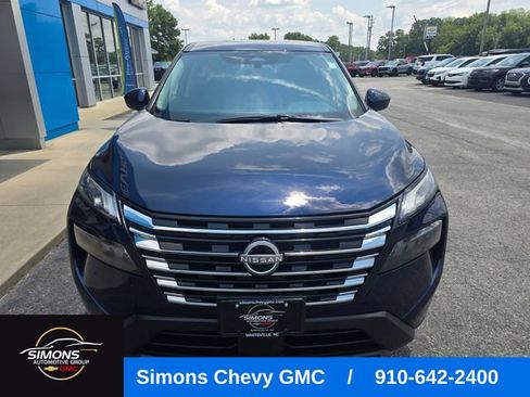 Used 2025 Nissan Rogue SV FWD image 8