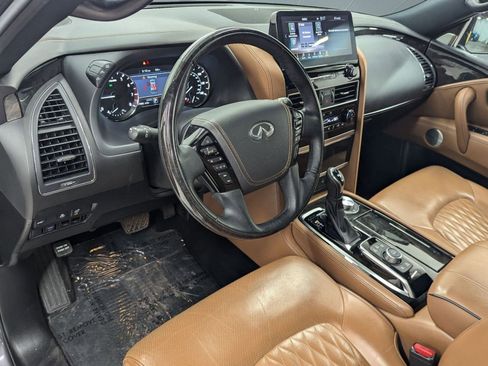 Used 2024 INFINITI QX80 Sensory AWD/4WD image 3